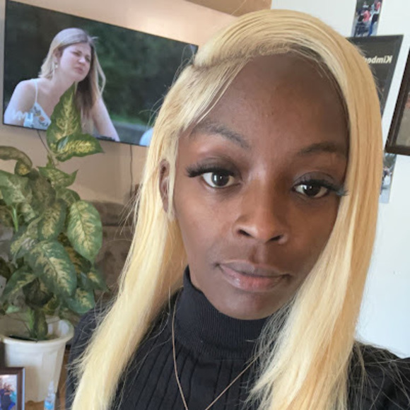 Meet your Posher, Jessica - Picture 1 of 1